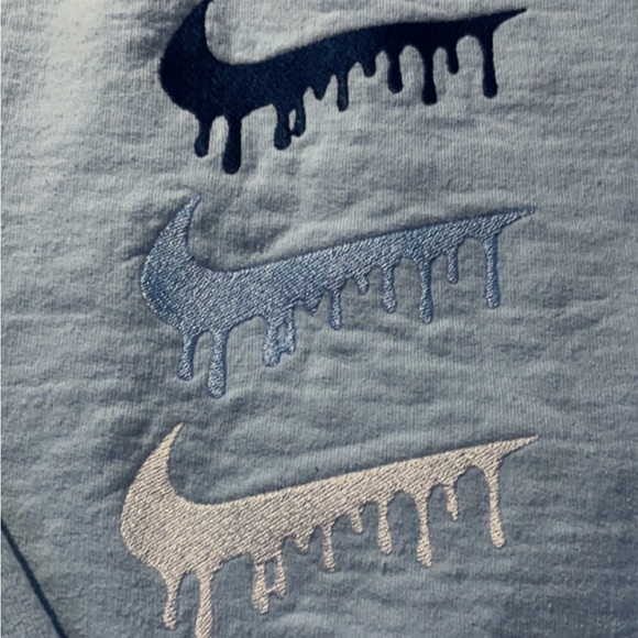 Custom embroidered nike crewneck - Picture 3 of 3
